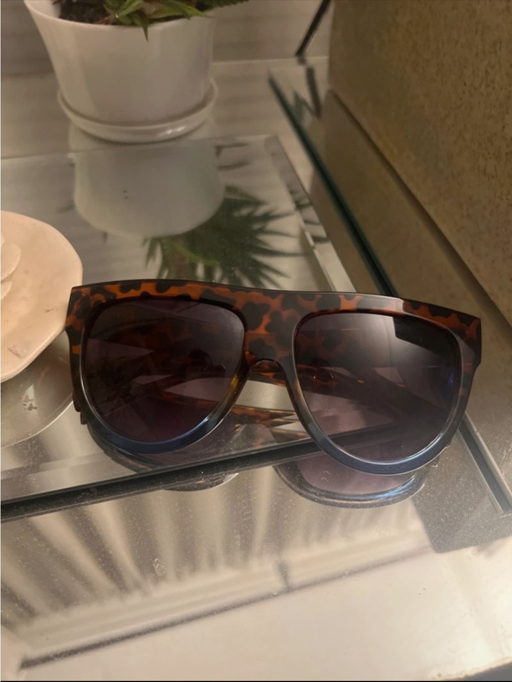 Tortoiseshell Oversized Women’s Sunglasses - Brown - Picture 2 of 3